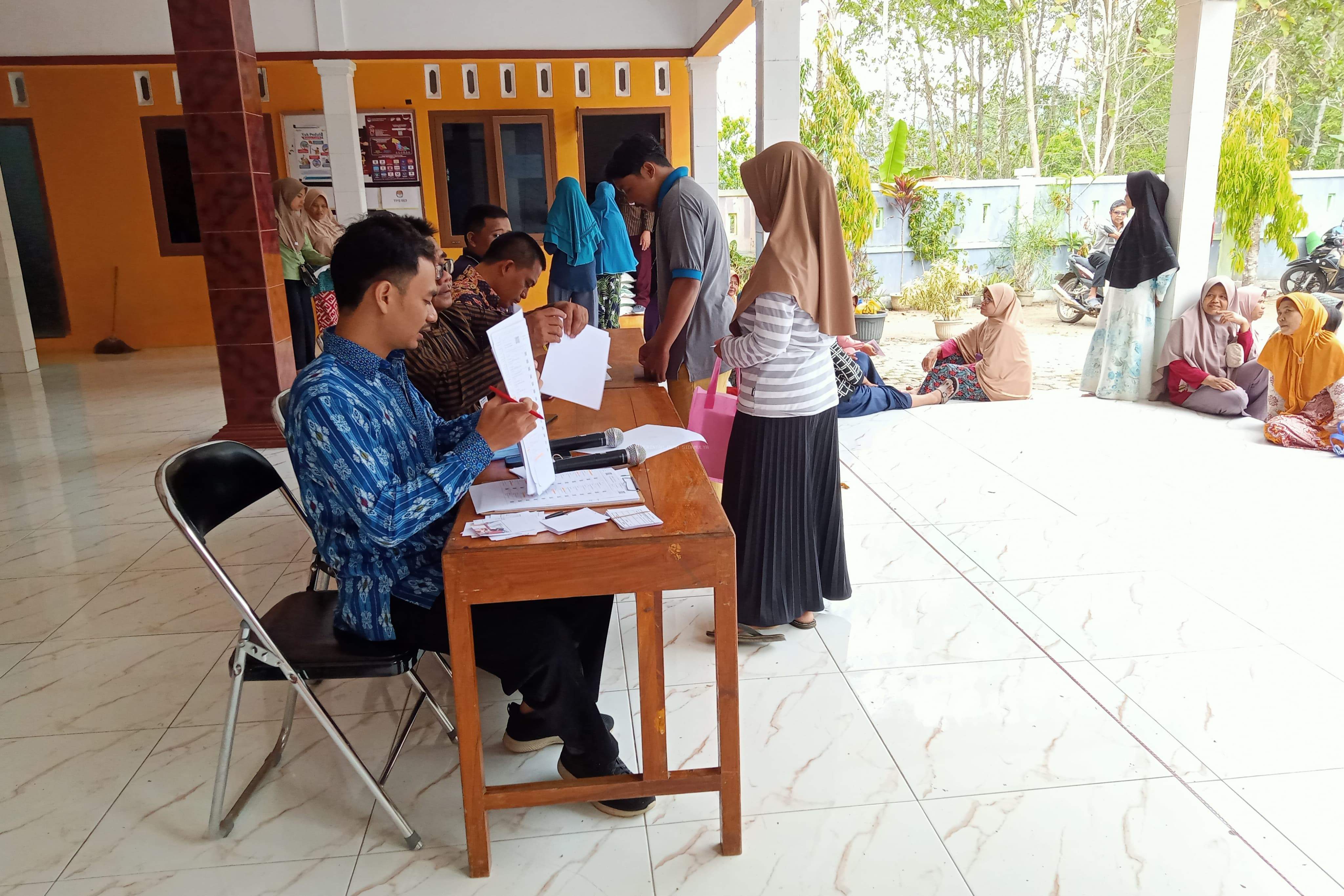 PENYALURAN BANTUAN PANGAN BULAN NOVEMBER