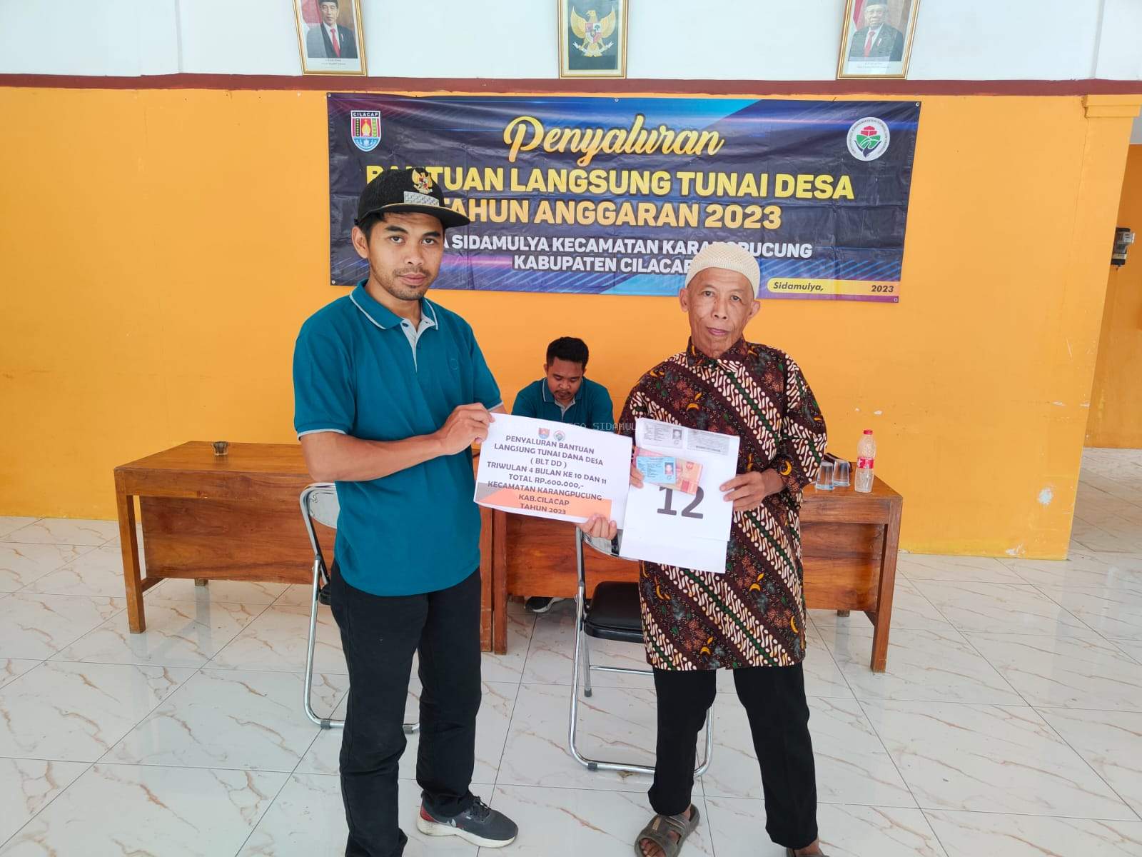 PENYALURAN BLT DD TRIWULAN IV BULAN OKTOBER DAN NOVEMBER RP.300.000/BULAN